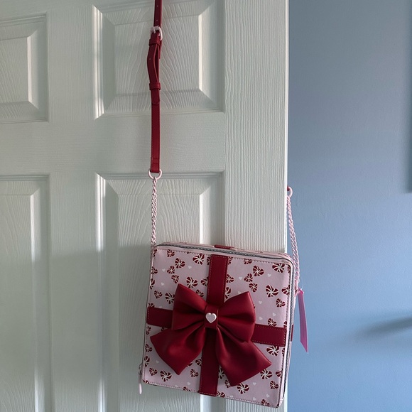 Betsey Johnson Pink Multi Crossbody Bag with Bow - Picture 6 of 6